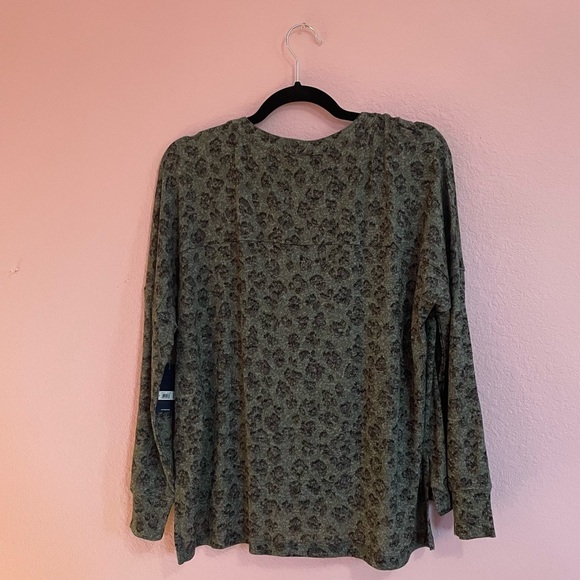 NWT Lucky Brand cheetah print blouse long sleeve shirt soft - Picture 6 of 6